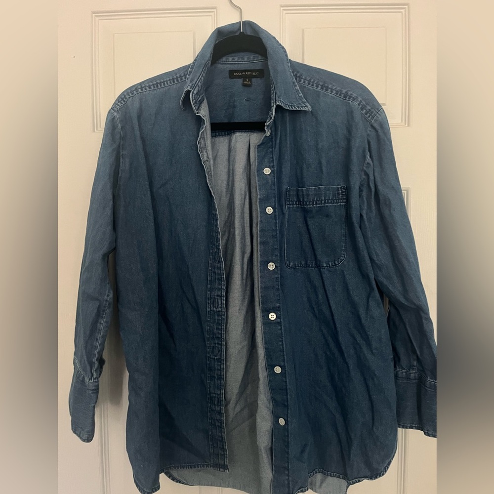 Banana Republic denim button-front shirt. 
Size S